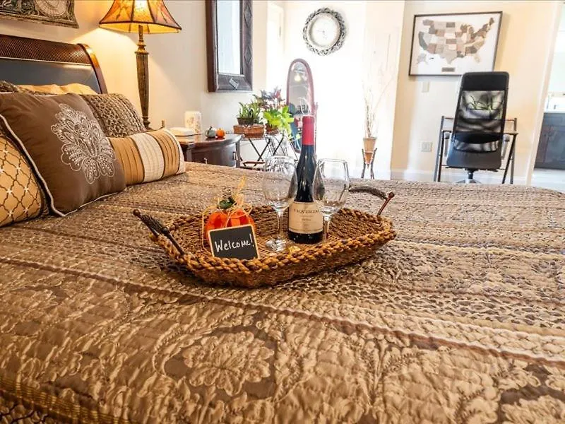 College Park Oasis: Quiet Retreat Near Orlando Attractions Hotel