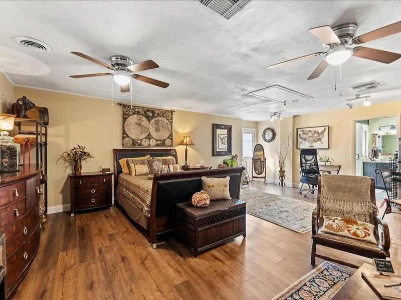 College Park Oasis: Quiet Retreat Near Orlando Attractions Hotel